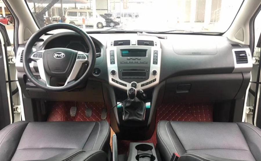 地摊做生意买什么二手车最合适,适合摆摊的车3万以下自动挡