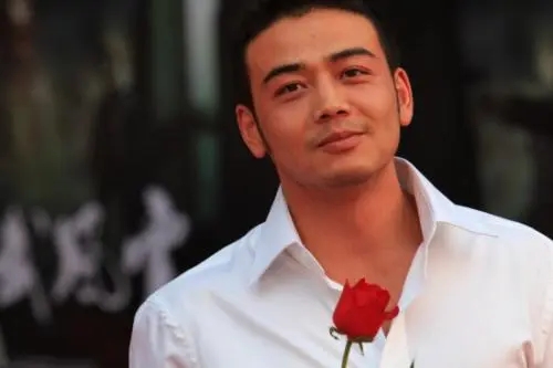 杨烁被曝索要高价片酬,表面上憨厚老实的人出轨