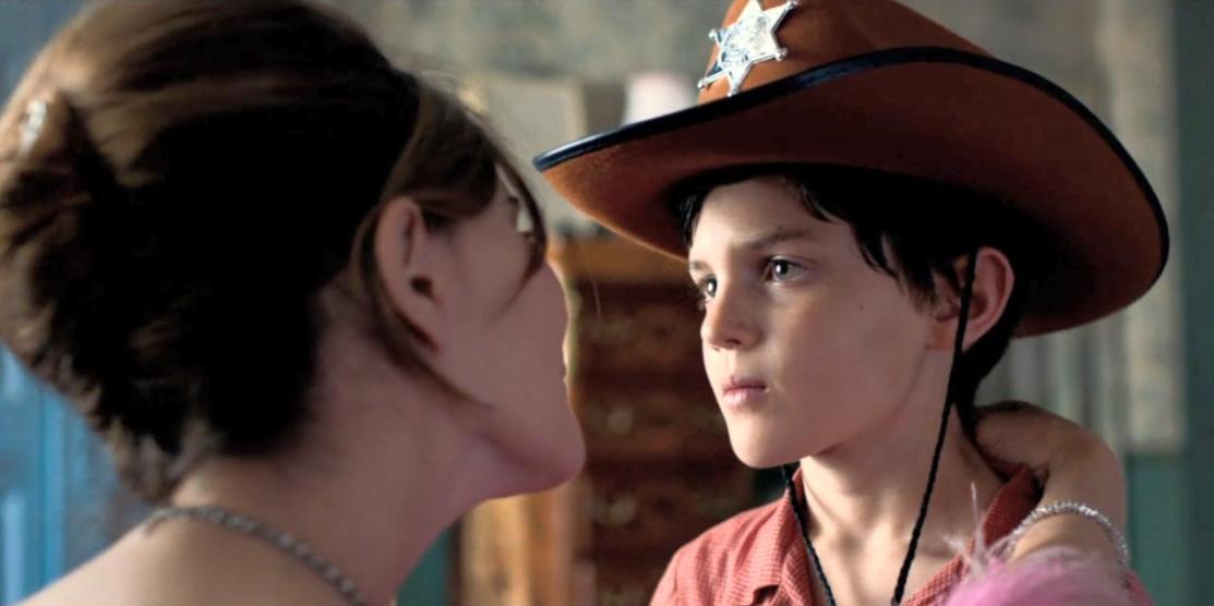 卷福《梅尔罗斯》，用一生治愈童年，论残暴的原生家庭之恶