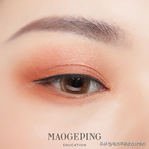 圆眼睛怎么画眼妆显眼睛长一些,怎么画眼妆眼睛看起来又大又有神