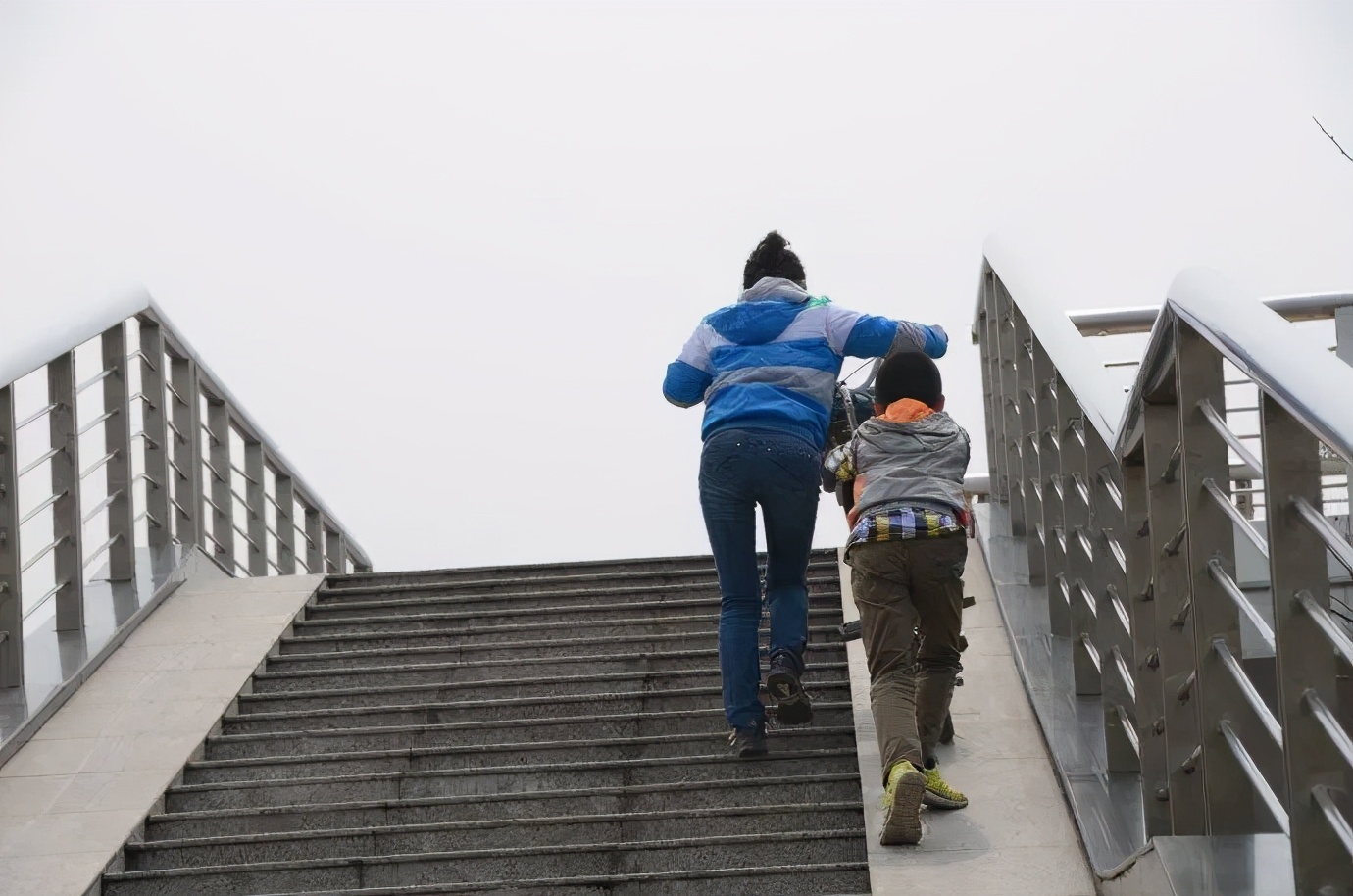 防爆胎怎么分辨扎了还是爆胎了,防爆胎容易爆胎的原因