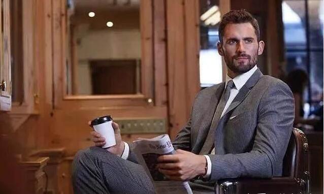 nba十大美男勒夫,骑士队乐福西装