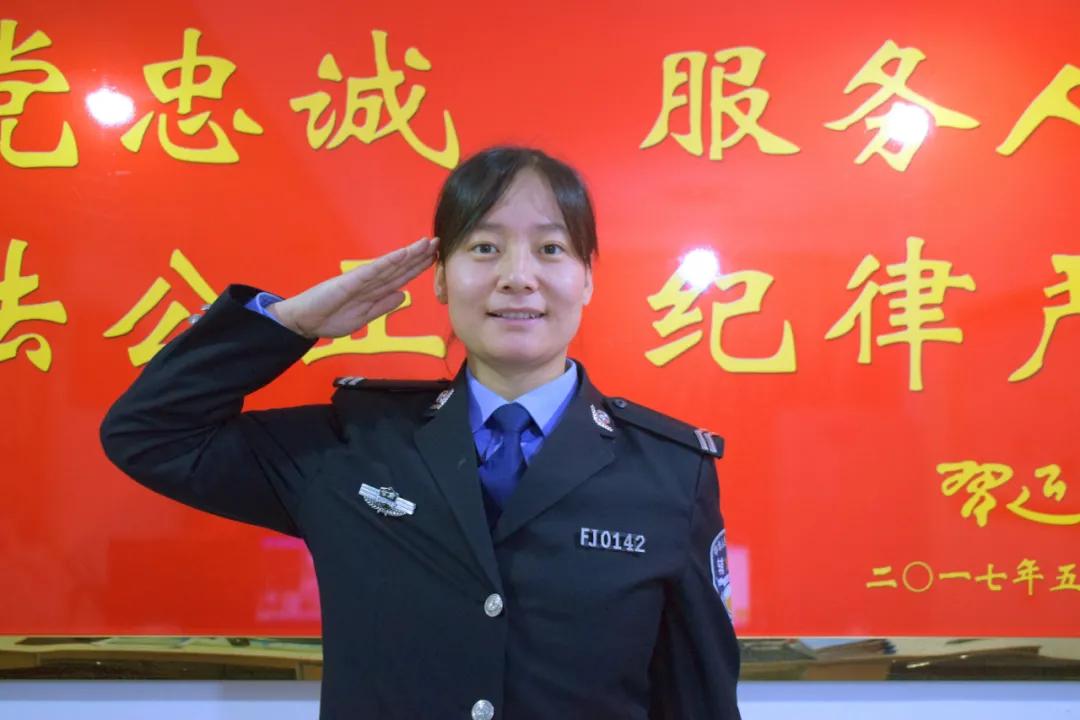 在平凡岗位书写新时代警察故事,老民警为青年民警讲述从警故事