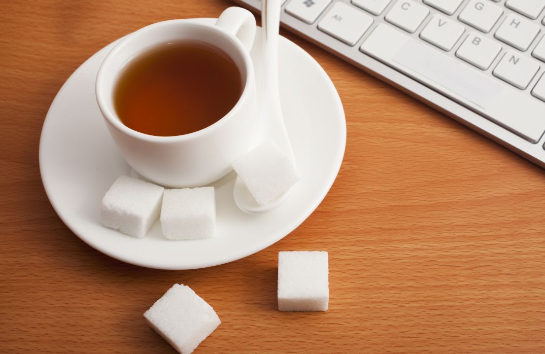 不锈钢杯陶瓷杯玻璃杯哪种最安全,塑料杯最安全的材质