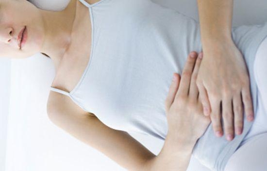 月经流出的全是血块能喝红糖水吗,更年期月经期间流出很大的血块