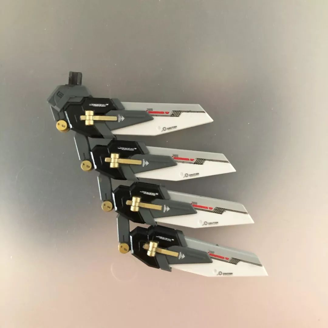 佳作：恐怖的零件数量，龙桃子强袭，四机小队！