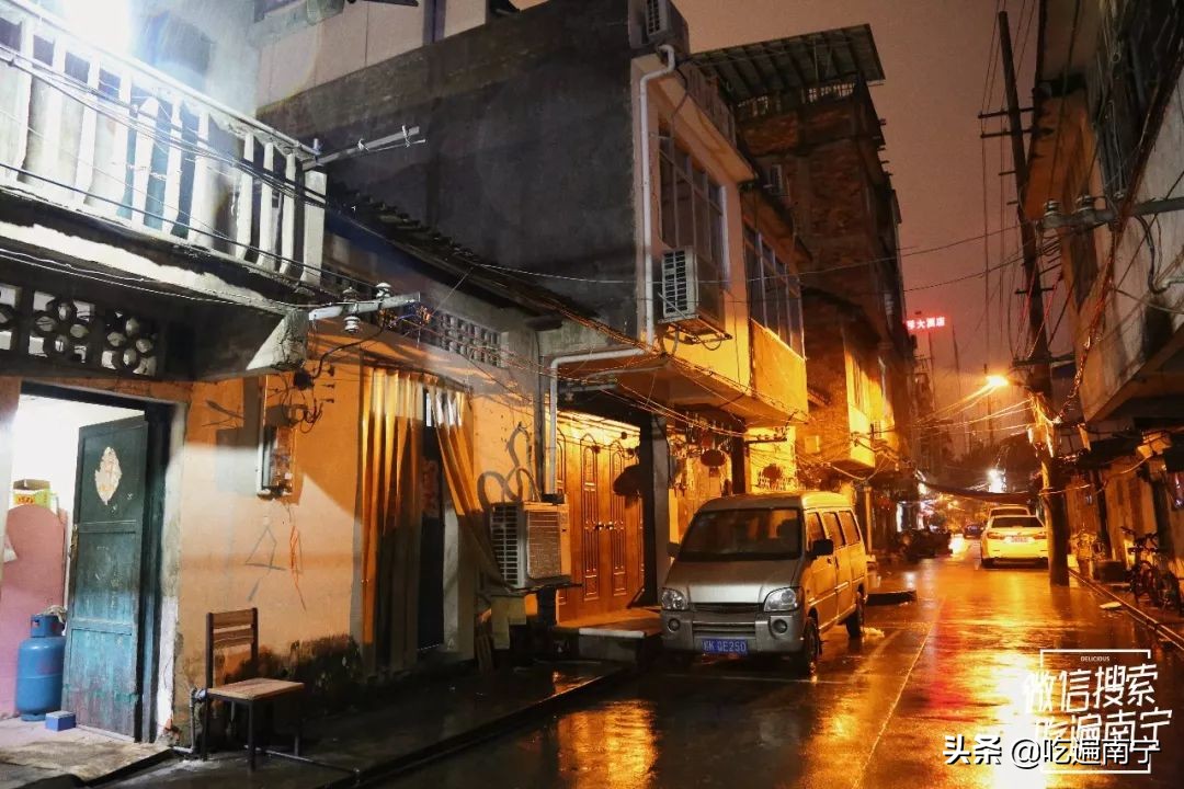 走错2次路，问了3个路人，终于找到偏僻小巷里的这家炸串店！