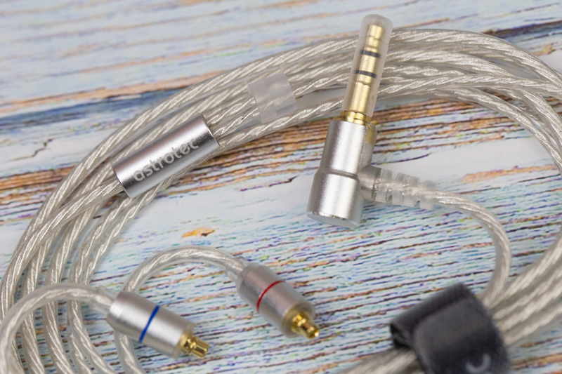 情怀平头塞新品，15mm大振膜，可换线设计，1099元的它你会喜欢吗