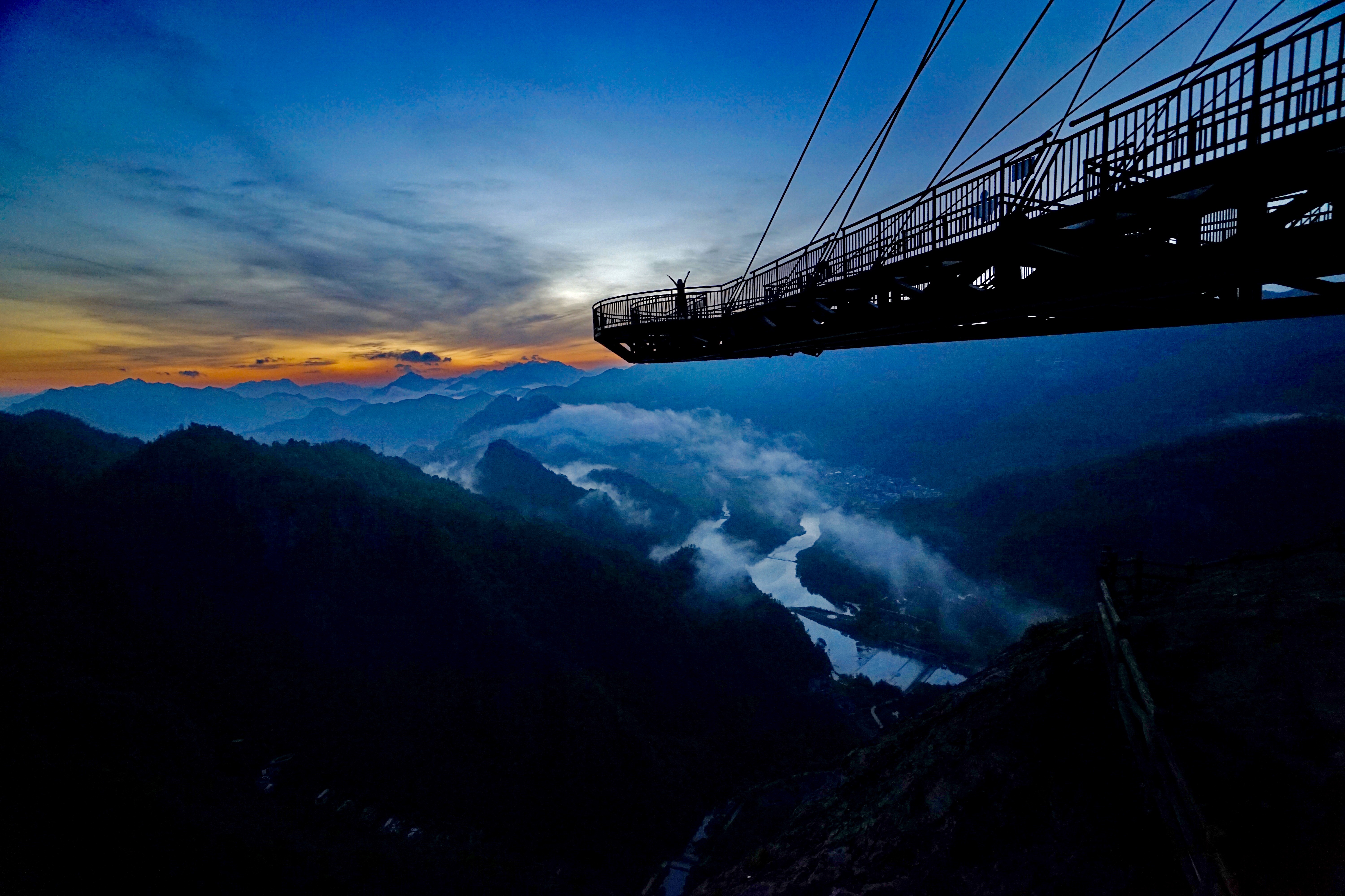 暑假凉快不晒的旅游地方,暑假避暑胜地最佳地方