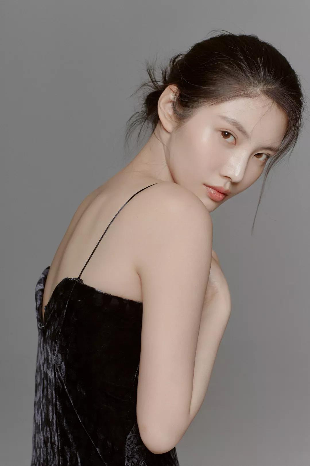 身材比柳岩更惊人,比柳岩还好身材的女人