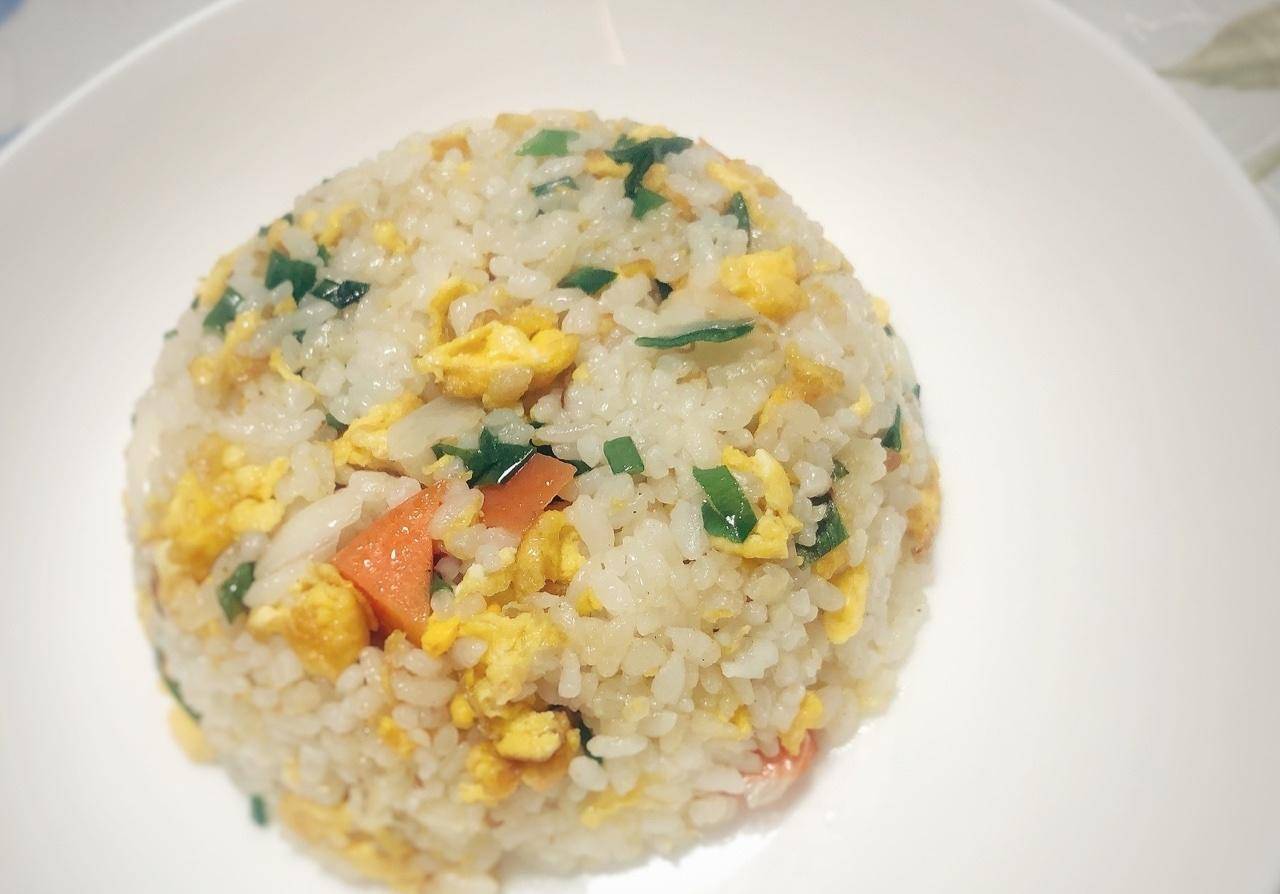 何炅蛋糕，鹿晗油条，宋茜面条，明星们宅家美食大赏？