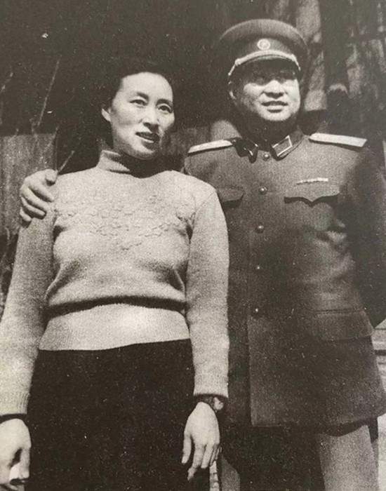 十大大将夫人新中国成立后都担任什么工作，1955年有几人授衔
