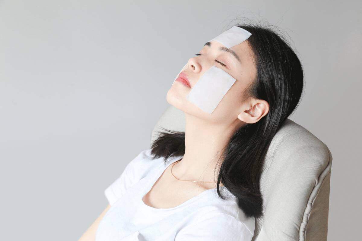 化妆水是用手擦好还是用化妆棉好,化妆水是用手擦还是用化妆棉擦