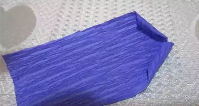 银杏叶手工花贴画幼儿园简单,彩色皱纹纸怎么做手工花幼儿园