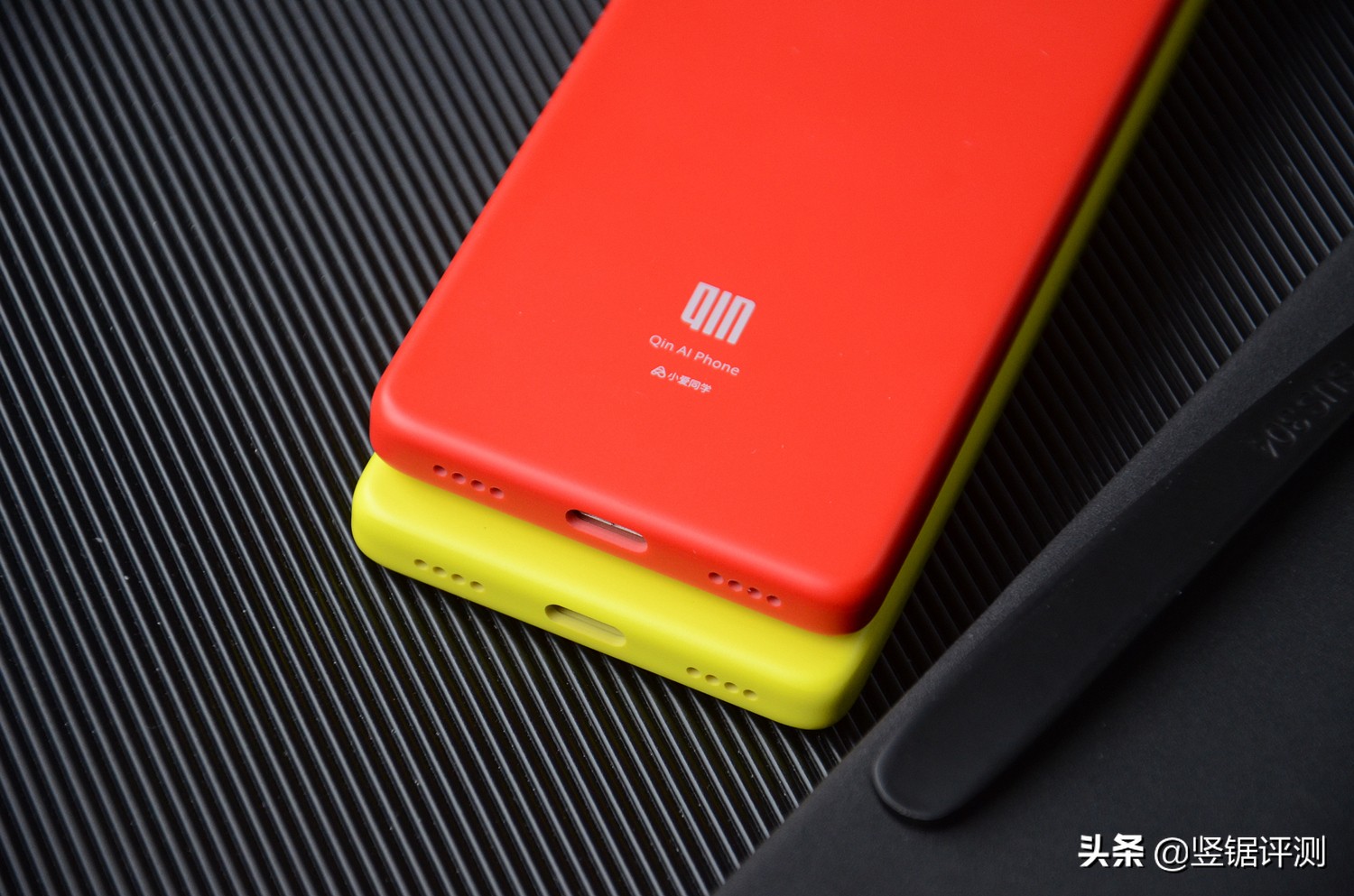 小米生态链智能功能机开箱,小米生态链功能机视频