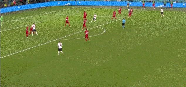 英格兰波兰斯特林假摔,英格兰vs丹麦斯特林假摔