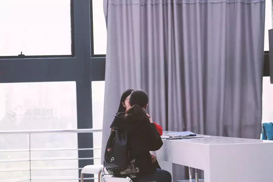 基本工资低于5000,基本工资不到4000