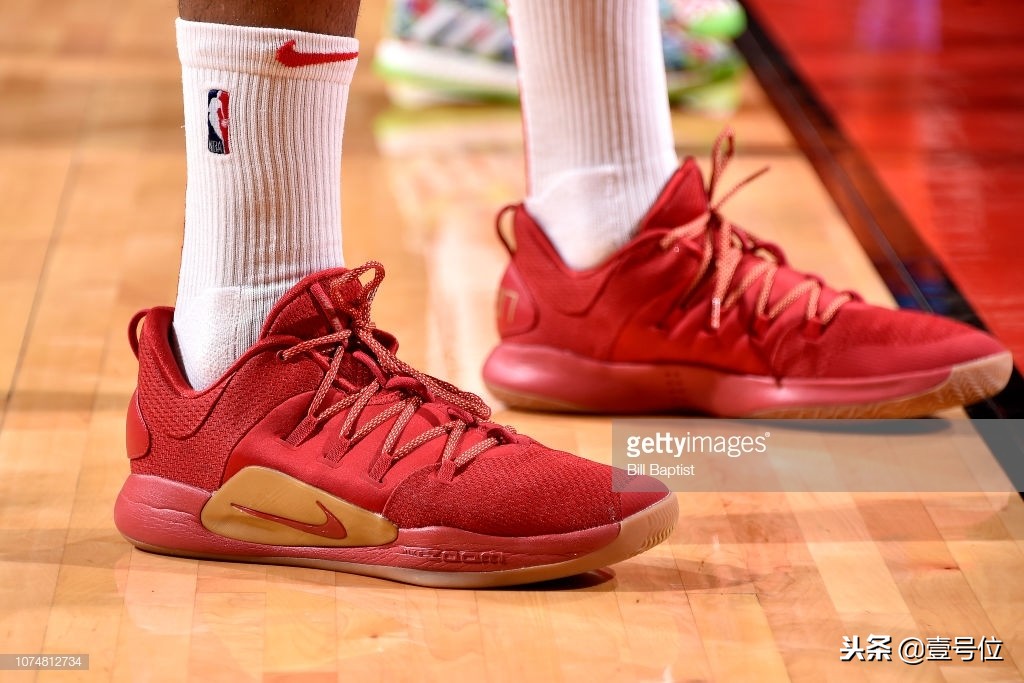 2018年圣诞大战詹姆斯穿的球鞋,2018年都有哪些经典球鞋