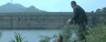 他是香港最低调的影帝，梳起飞机头他又是令人闻风丧胆的江湖大佬