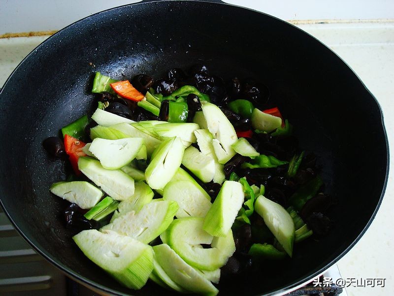 孕妇补铁除了吃猪肝还要吃什么,孕妇既能补血又容易消化的食物