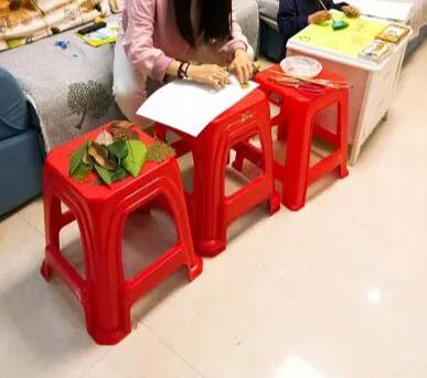 儿童进行树叶拓印过程图片,拓印创意美术9到12岁树叶大型作品