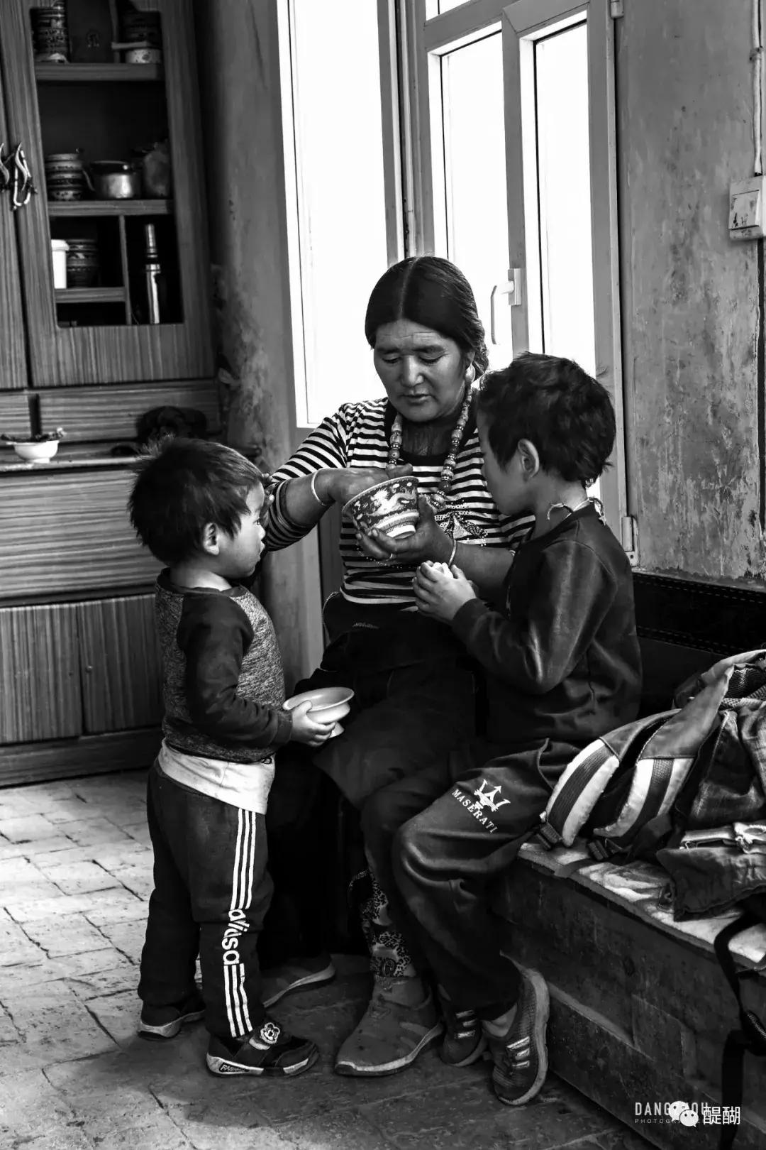 藏族摄影师牧民作品,藏民摄影师