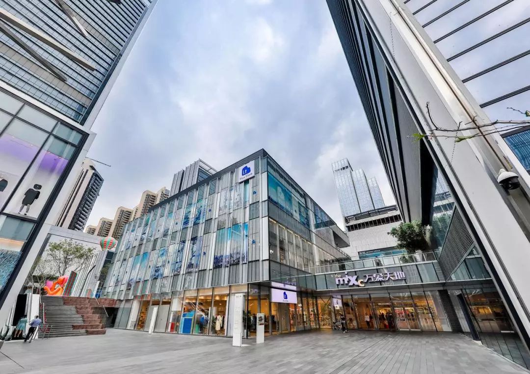 杨颖跟范丞丞同框的照片,杨颖和范丞丞摆pose