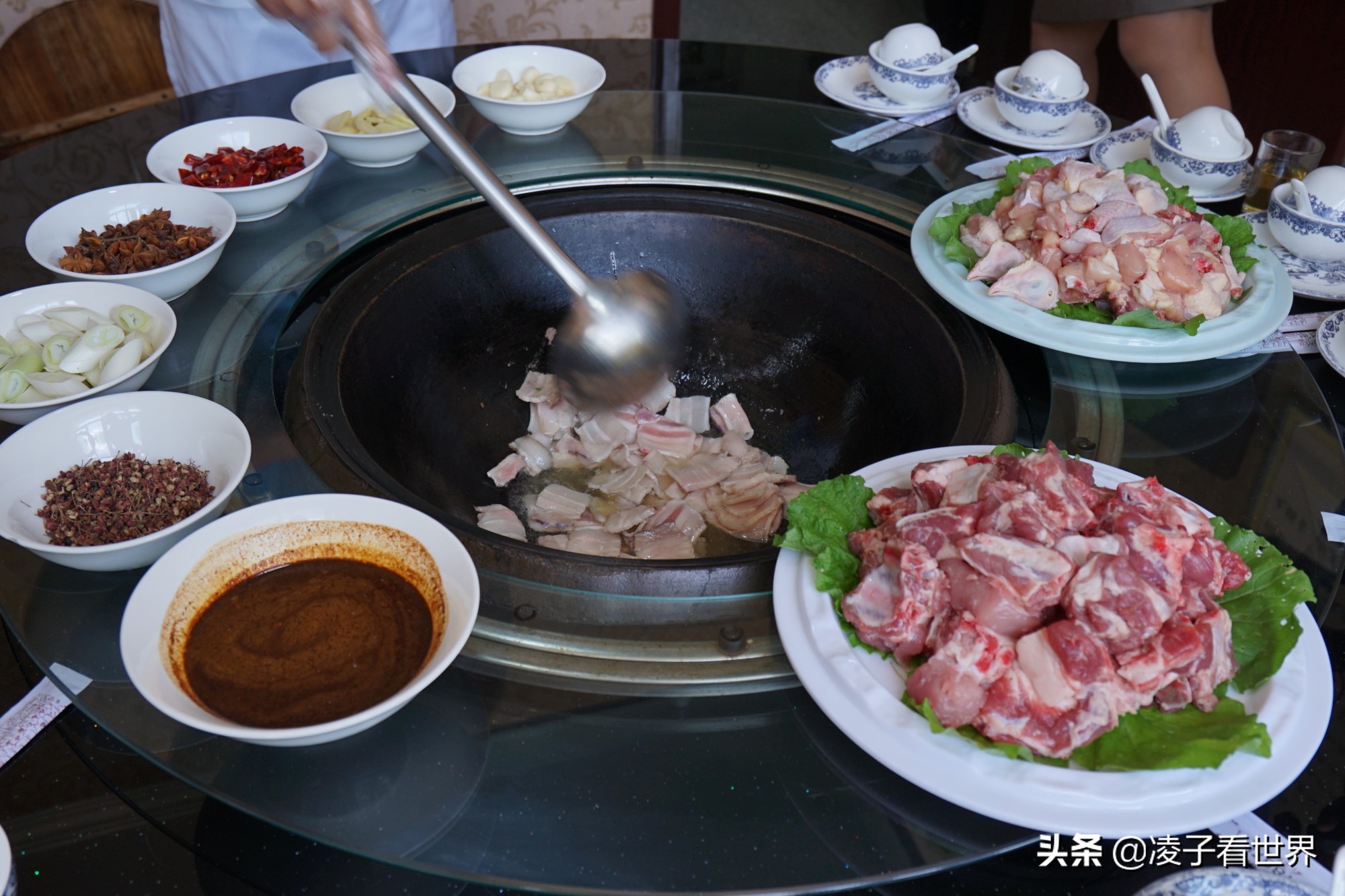 逃离北京40度高温，房山享用22度清凉，看银狐，逛古街吃铁锅炖