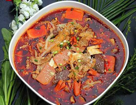 一个人的火锅就是冒菜,冒菜是一个人也可以吃的火锅