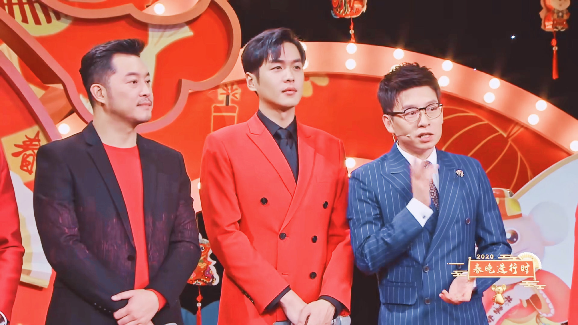 一起吃年夜饭看春晚,吃年夜饭看春晚的感受