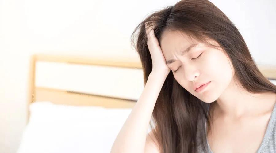 产妇坐月子头痛是什么原因,坐月子头痛是什么原因引起的