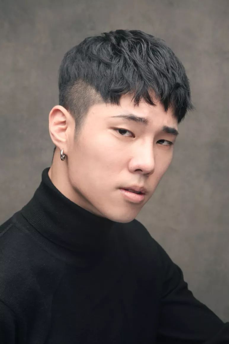 发际线比较高适合什么刘海发型男,发际线低适合什么刘海发型男生