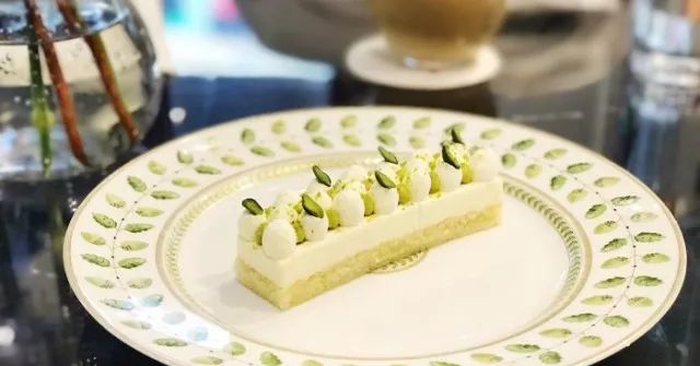 上海美食推荐必吃的餐厅最新,上海最值得去的5家餐厅好吃不贵