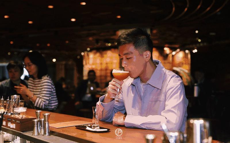 星巴克调酒之夜上海,星巴克旗舰店特饮