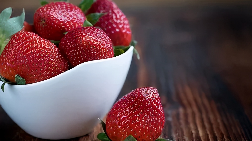 水果含糖量少的水果排名,水果中热量最高的水果排名