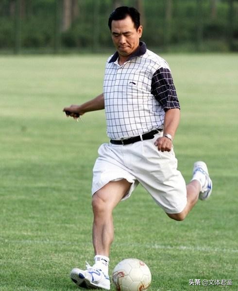 国足排名下滑,国足下滑世界排名