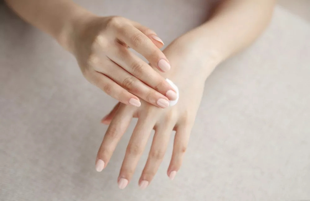 女人皮肤干燥冬天吃什么食物好,50多岁秋冬脸上皮肤干燥