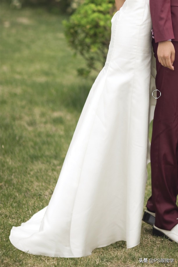 ps怎么把衣服的裙摆变飘逸,ps怎么修飘逸的裙摆