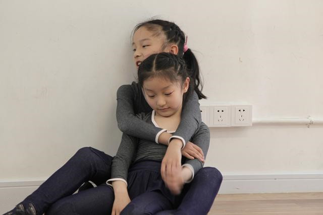 双胞胎被查出“同母不同父”，亲子鉴定师：这概率比中彩票还低