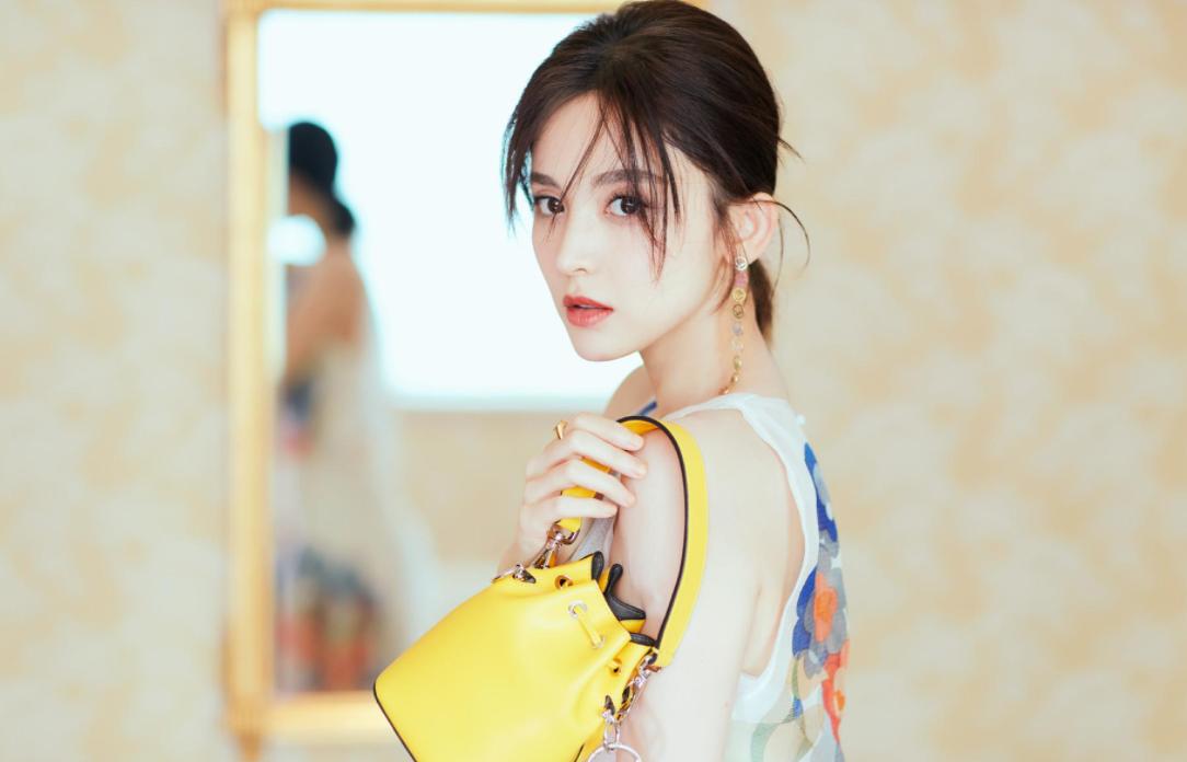 娜扎被p黑白照,戏没演好被导演骂