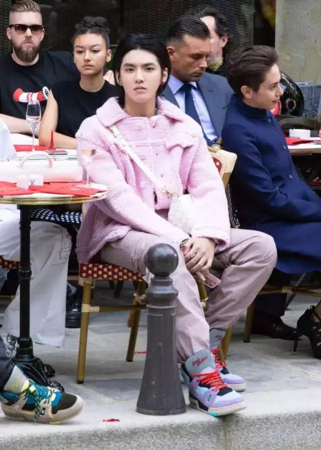 宁可晒死不打伞直男,宁可晒死不打伞的直男