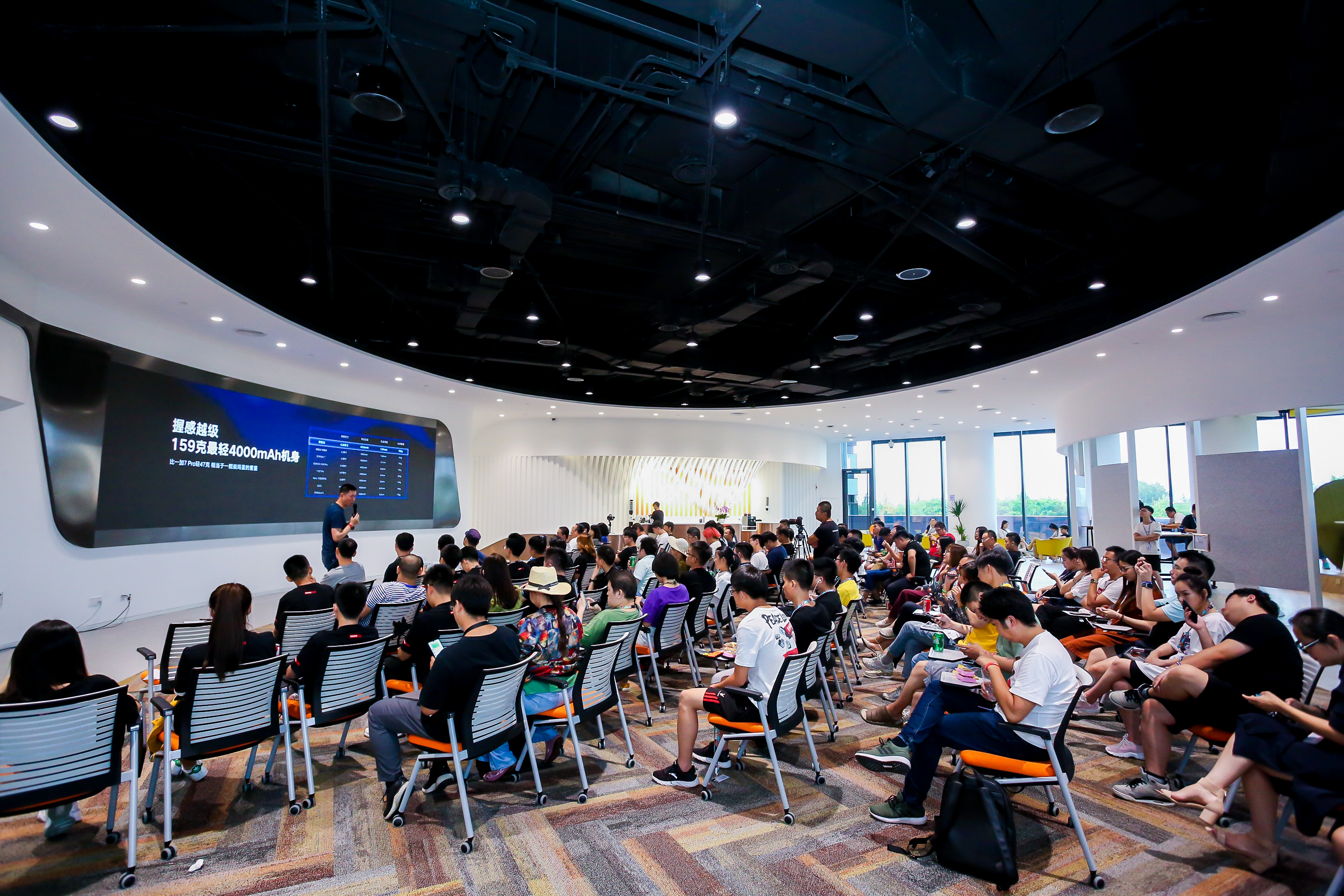 联想z6和摩托罗拉p50,联想z6和摩托罗拉p50怎么选