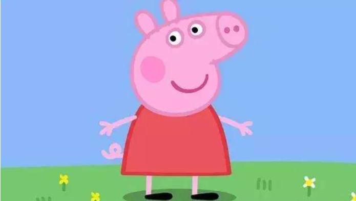 小猪佩奇足球明星,小猪佩奇满背纹身图