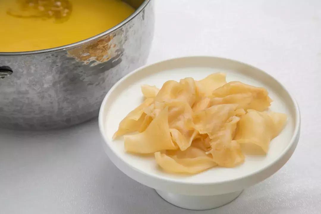 燕窝、雪蛤、花胶、钙片、维生素D……这些保健品，哪些OK？