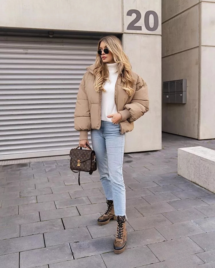 羽绒服杨幂2020同款,杨幂冬季羽绒服最新穿搭