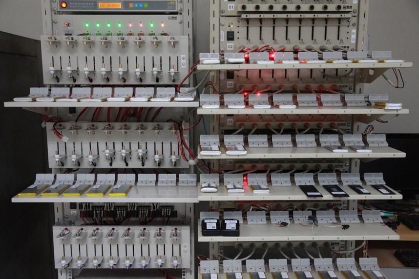 华强北充电宝一哥，曾蜗居出租屋，如今开工厂养几百人，年销过亿