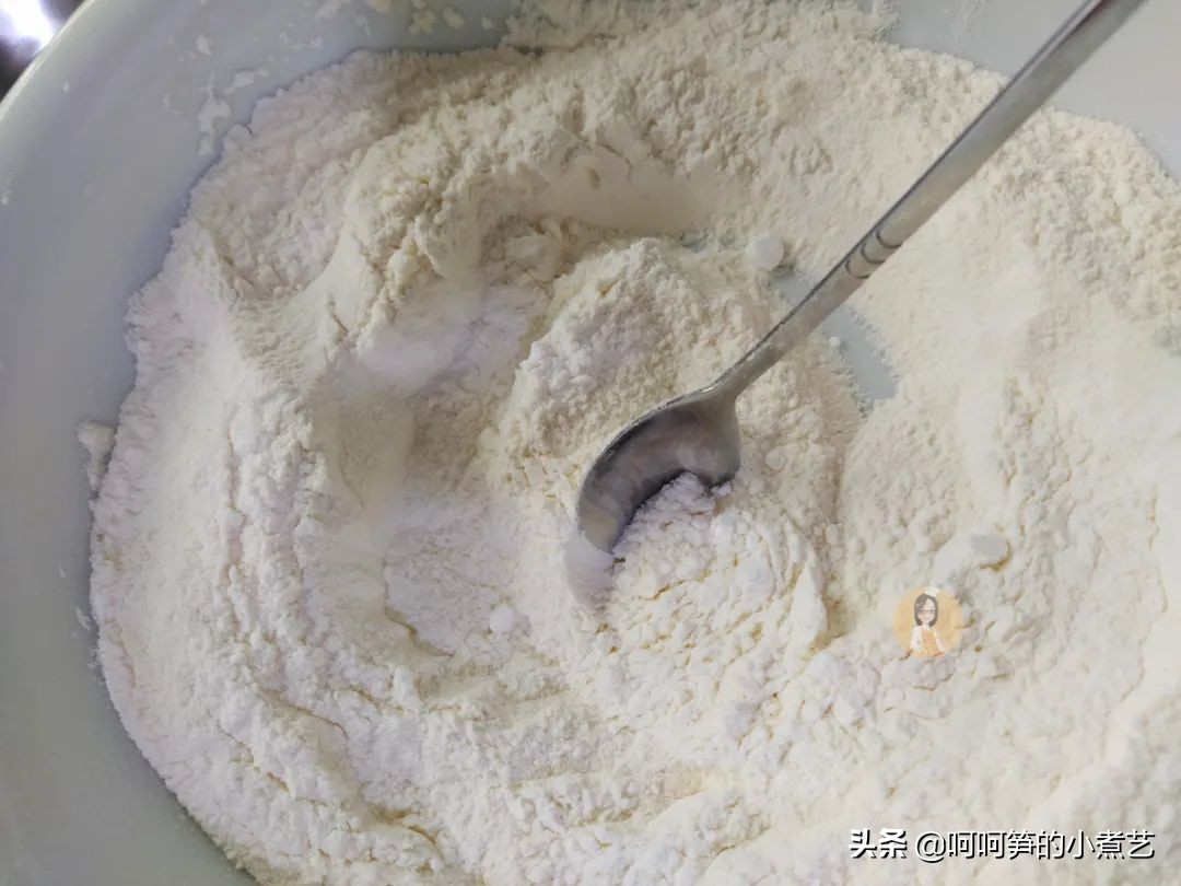 上海油条的做法和配方视频,100种简易懒人早餐油条的做法