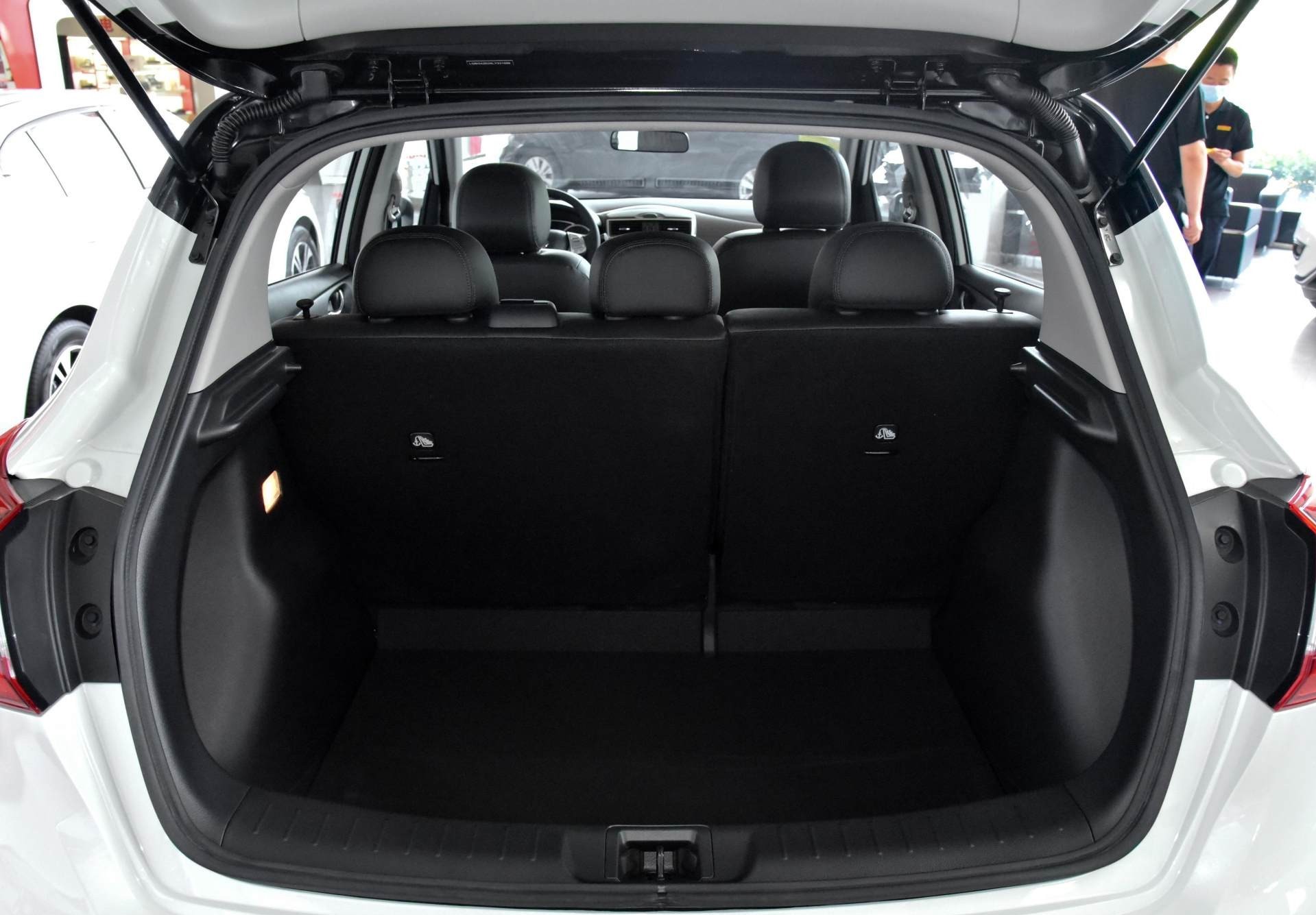 小身板也有大空间日产骐达,日产骐达评测六万多自动挡车型