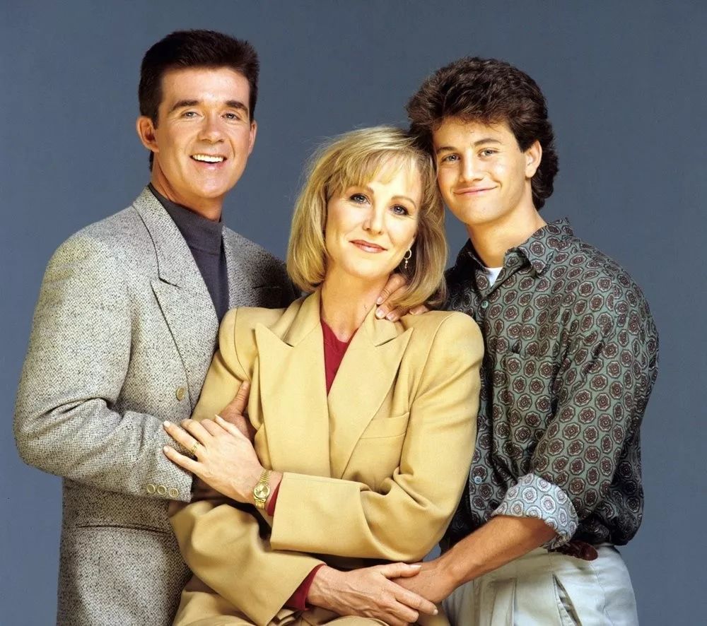 成长的烦恼美剧原版在线看,经典美剧《成长的烦恼》国语版01