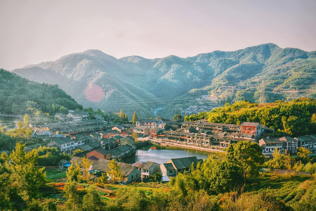 适合秋天自驾游的路线推荐一下,秋天皖南川藏线自驾游攻略